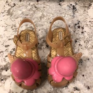 Mini Melissa tan ice creams size 10